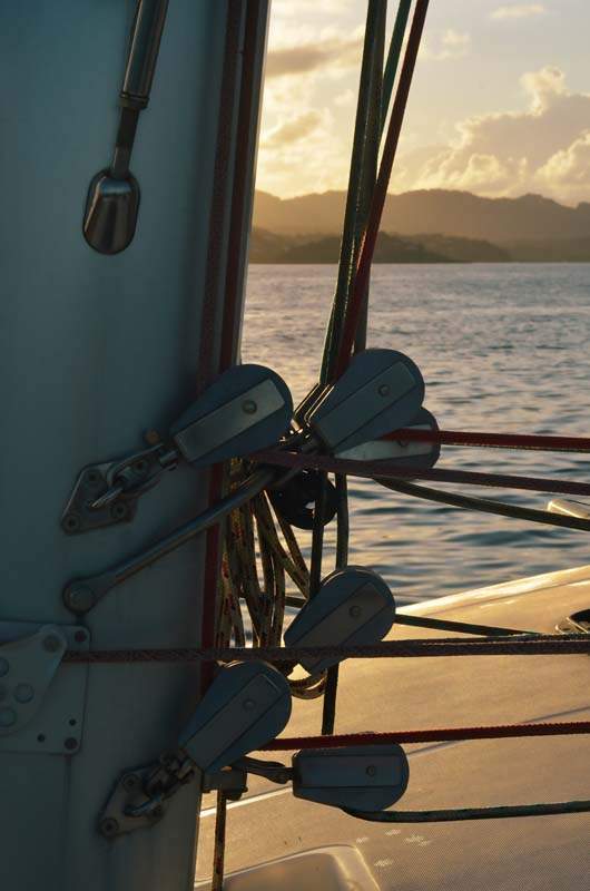Voilier au coucher du soleil Martinique